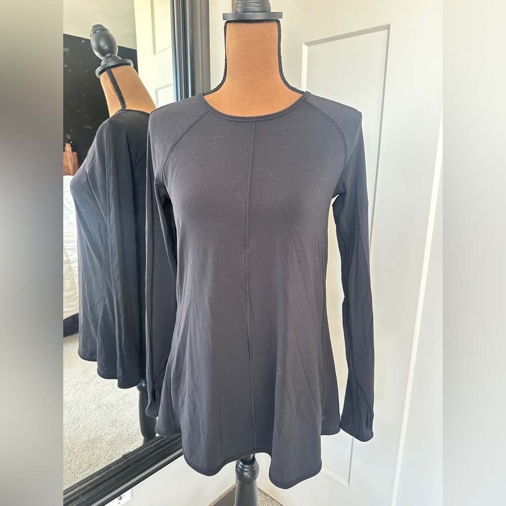 Lululemon Long Sleeve Black Top Sz 6 pleated back Making Moves Rare